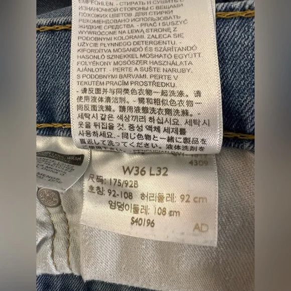 Levi's 502 Jeans Regular Tapered Mens Tag: 36x32 (MEASURED‎ 38x30)